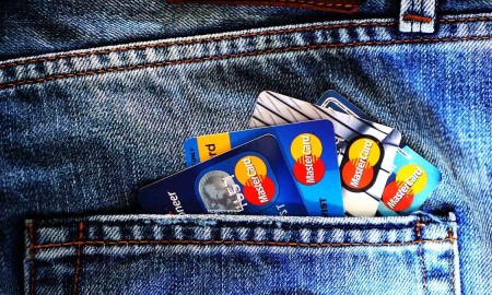 Pagkuha ng maliit na pautang para sa credit card